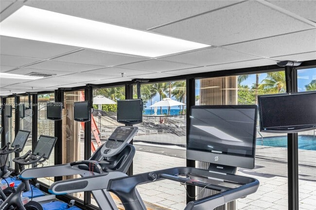 Building Photo - 10185 Collins Ave