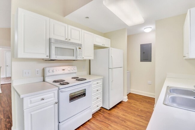 Building Photo - Stunning Top Floor 3 Bedroom Condo with Marsh Views in Gated Summerfield Community