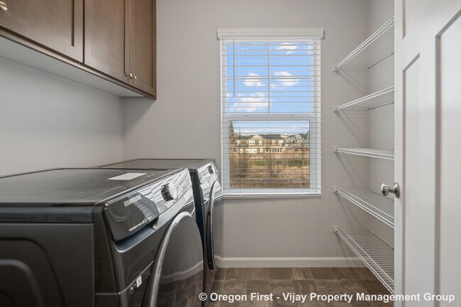 Building Photo - 3662 SE 67th Ave