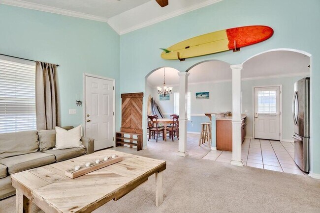 Building Photo - PRICE DROP!! Great 3-bedroom Florida cottage located in the heart of the Town of Santa Rosa