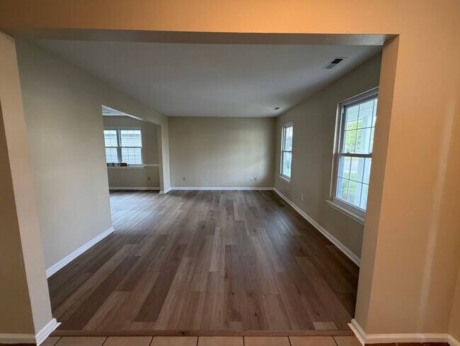 Building Photo - GLENWOOD