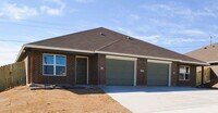Building Photo - 1001 Cline Dr