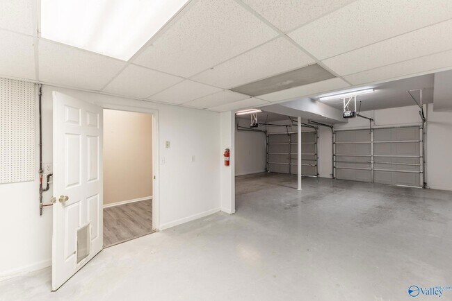 Building Photo - 481 Brenda Dr