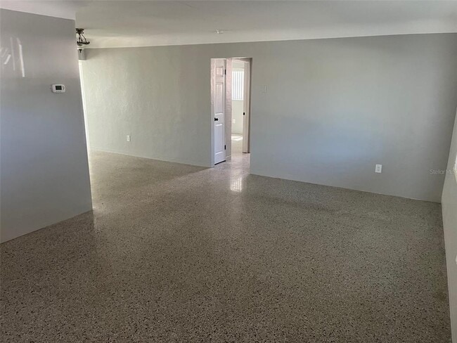 Building Photo - 428 90th Ave