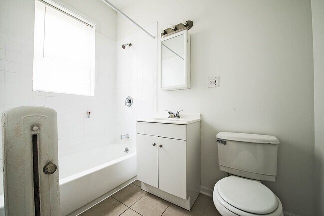 Building Photo - 1115 S Karlov