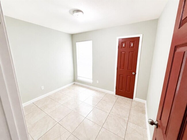 Building Photo - 5001 Lambs Ln