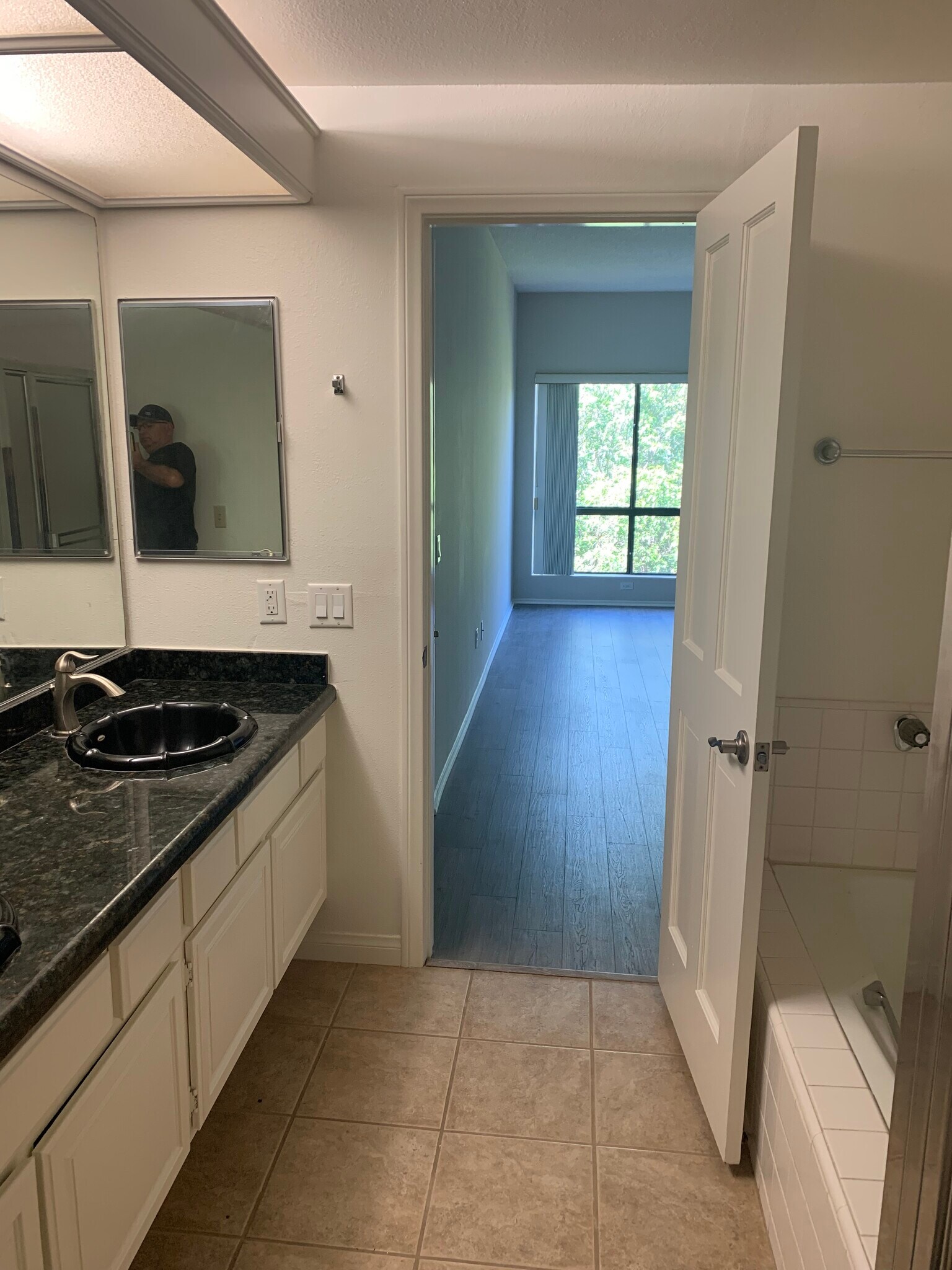 Building Photo - 19029 Nordhoff St