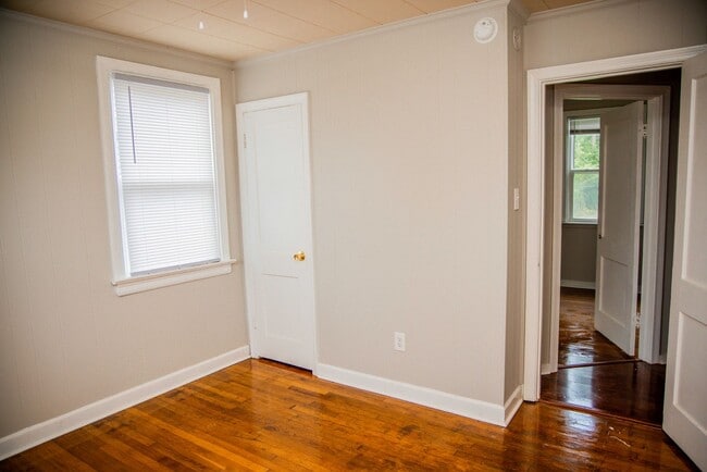 Building Photo - Newly Renovated 1/2 Off 1st Month!