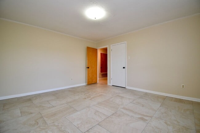 Building Photo - 4 Bed, 2 Bath Home in Ruston!