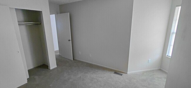 Building Photo - 2502 Thimbleberry Rd