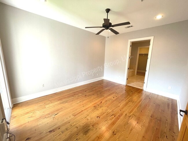 Building Photo - 3BR/3BA For Rent