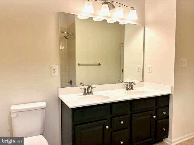 Building Photo - 5312 N Center Dr