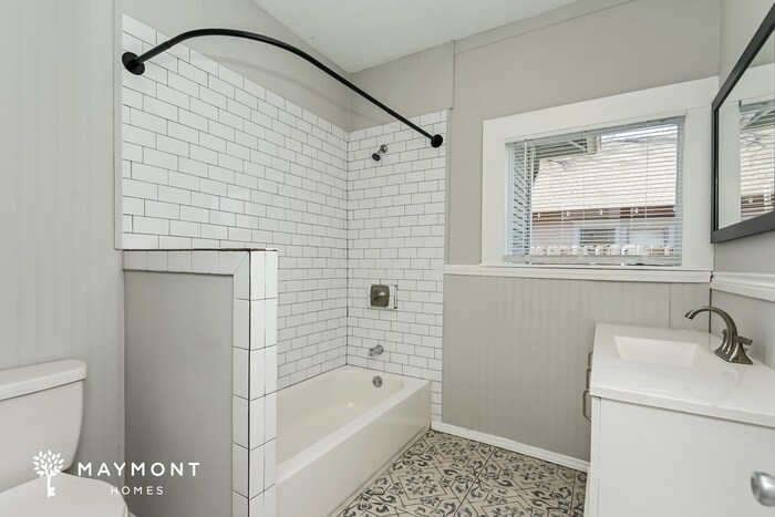 Building Photo - 114 Scurlock Ave