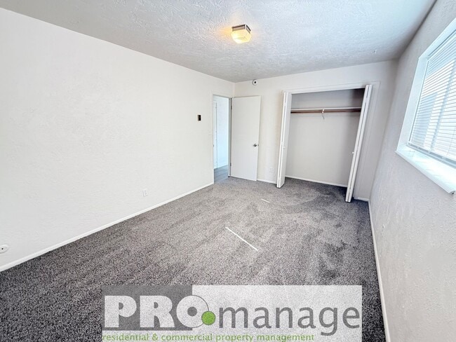 Building Photo - 1420 Ashment Ave