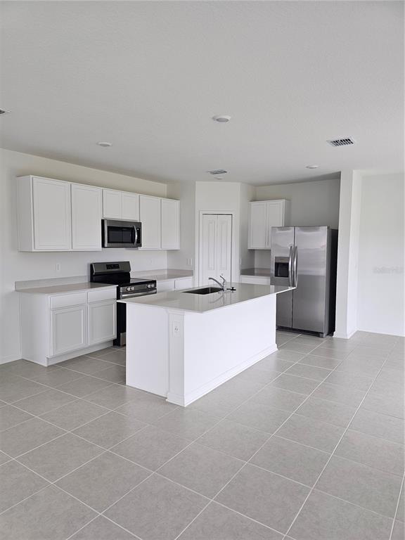 Building Photo - 3386 Alexander Dr