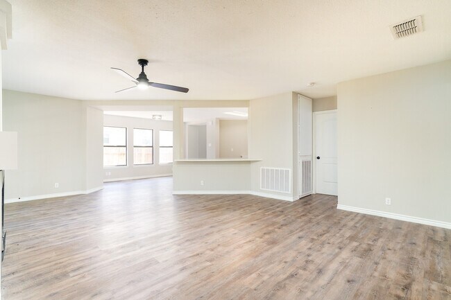Building Photo - 11315 Morino Park