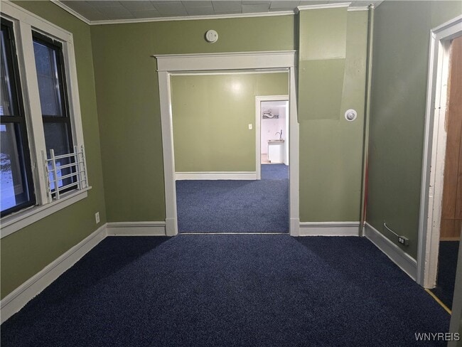 Building Photo - 38 Sobieski St