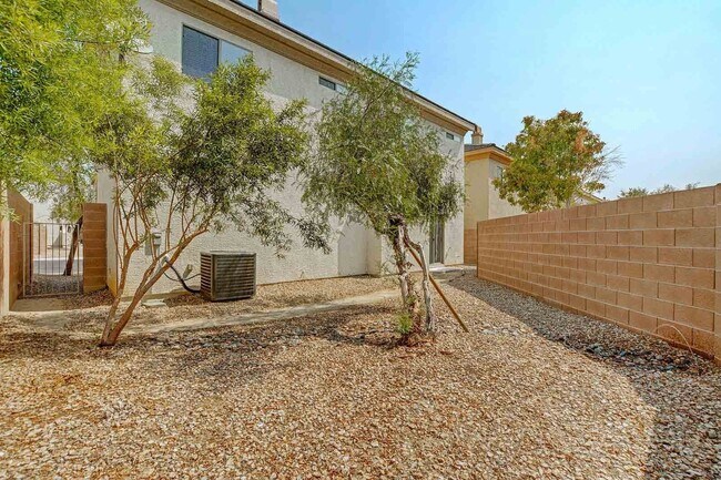Building Photo - BEAUTIFUL 2 Story, 3 Bedroom Home in GATED...