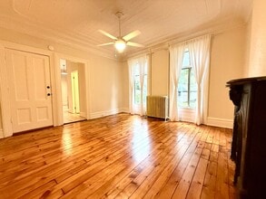 Building Photo - 117 Fair St