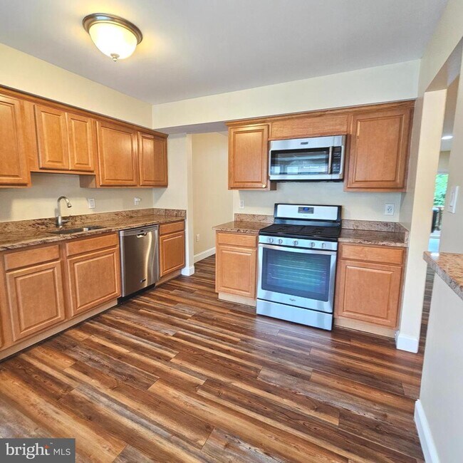 Building Photo - 7811 Wintercress Ln