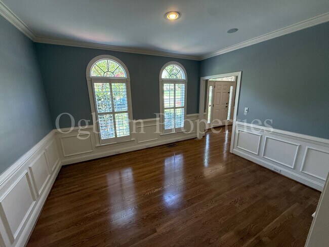 Building Photo - 3712 Burbank Ln