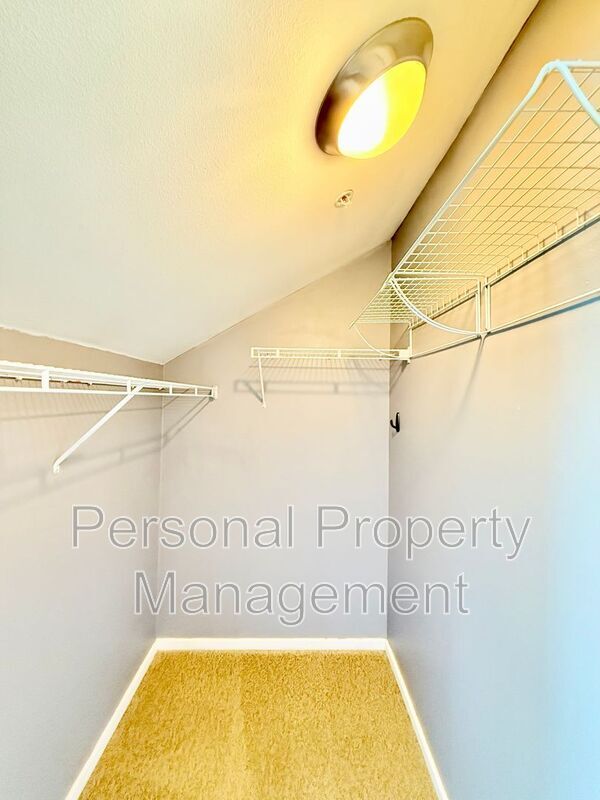 Building Photo - 10800 SE 17th Cir