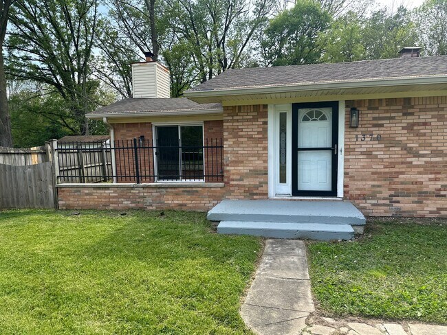 Building Photo - 1370 Farley Dr