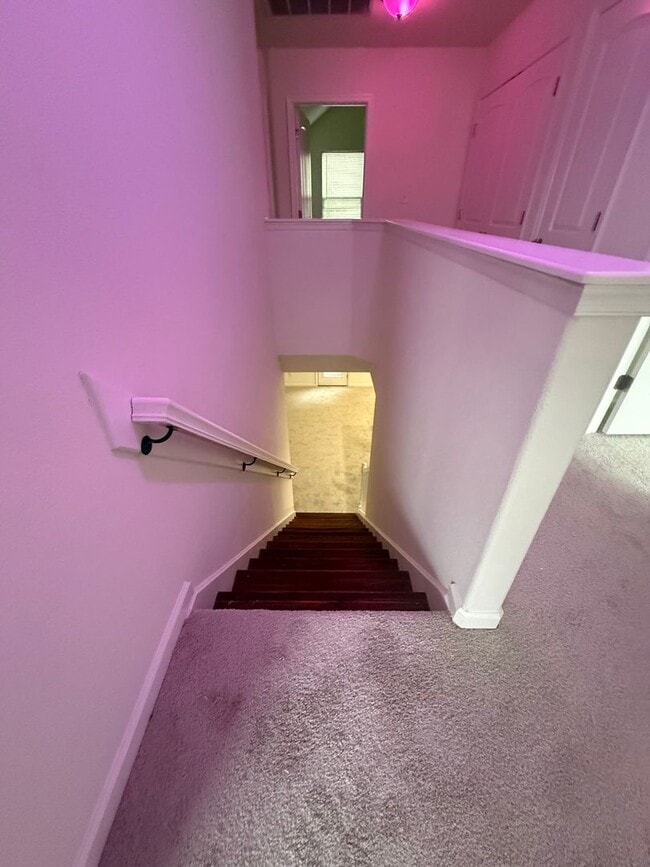 Building Photo - Spacious 4BR Home with Large Fenced Yard & Prime Location