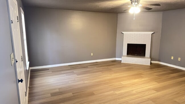 Building Photo - 125 Highland Park Dr