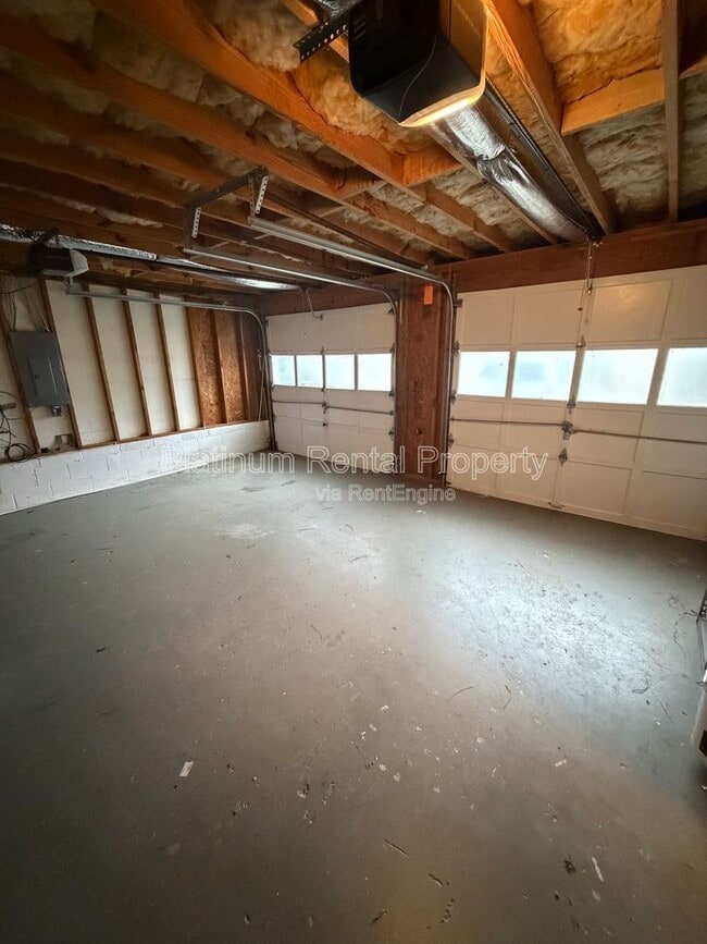 Building Photo - 2863 Estuary Dr