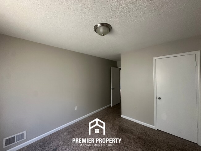 Building Photo - Beautiful 3BR/2BA Bartlett Cove | 1,668 Sq Ft, Brick Fireplace & Dual Dining Areas