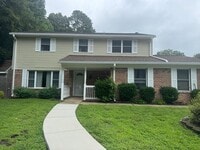 Building Photo - 5 Bedroom 2.5 Bath home for Rent in
