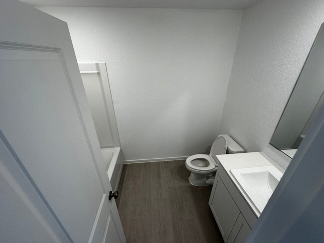 Building Photo - 1620 Elliott Rd