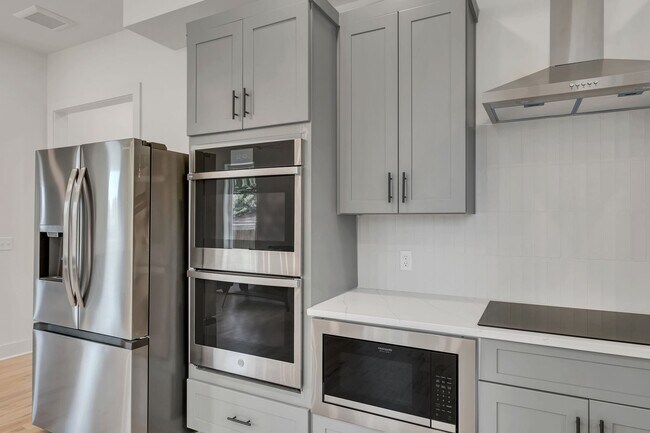 Building Photo - 1 Br / 1 Ba Fully Furnished
