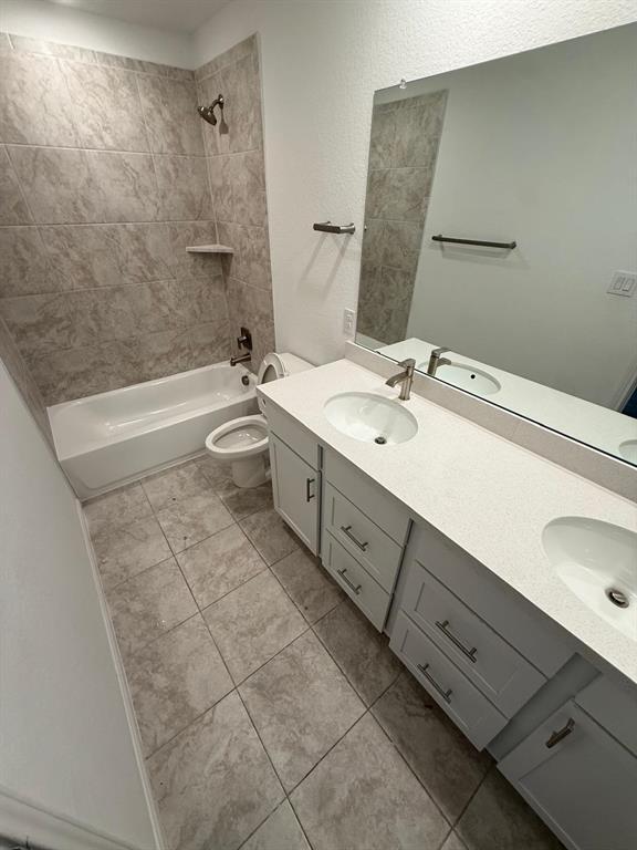 Building Photo - 1611 Iberville Dr