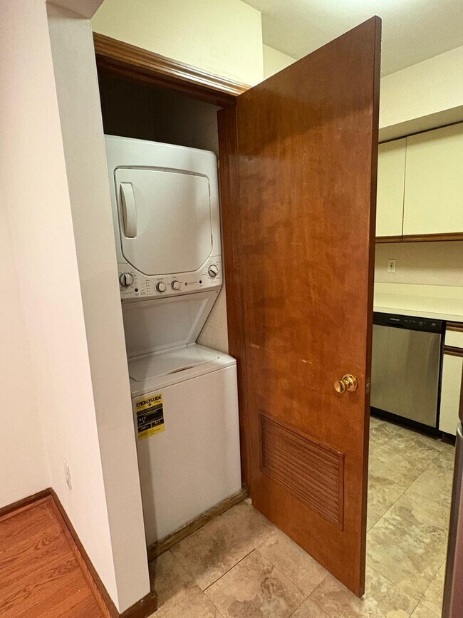 Building Photo - 1250 N Broad St