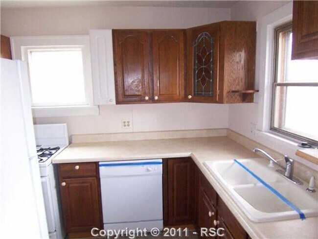 Building Photo - Cute 2 bedroom home in Patty Jewett Golf c...