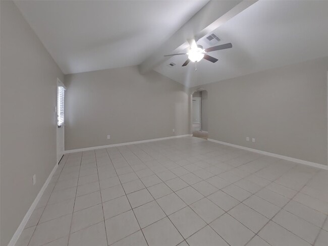 Building Photo - 328 Summer Horse Dr