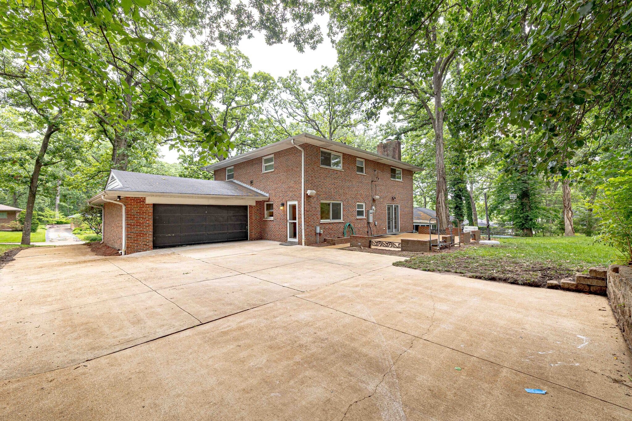 Building Photo - 8859 Rock Forest Dr