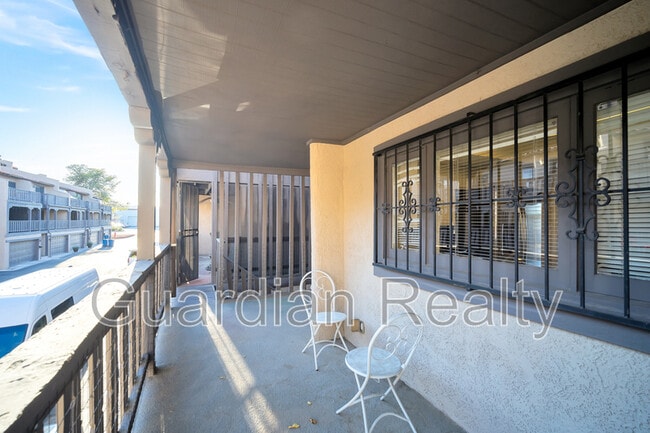 Building Photo - 2882 Calle Del Oro