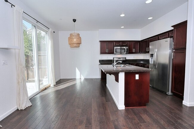 Building Photo - High Demand Park Place Home for Rent!