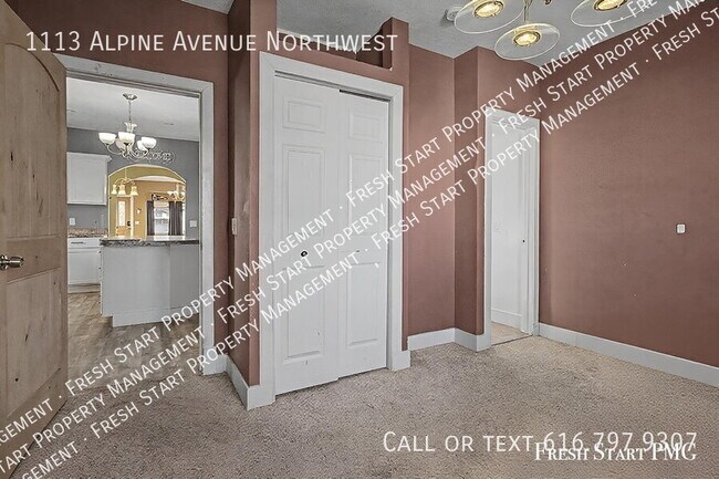 Building Photo - 1113 Alpine Ave NW