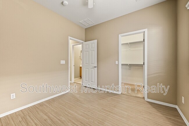 Building Photo - 2346 N Monticello Dr