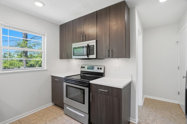 Building Photo - 405 Brewer Dr