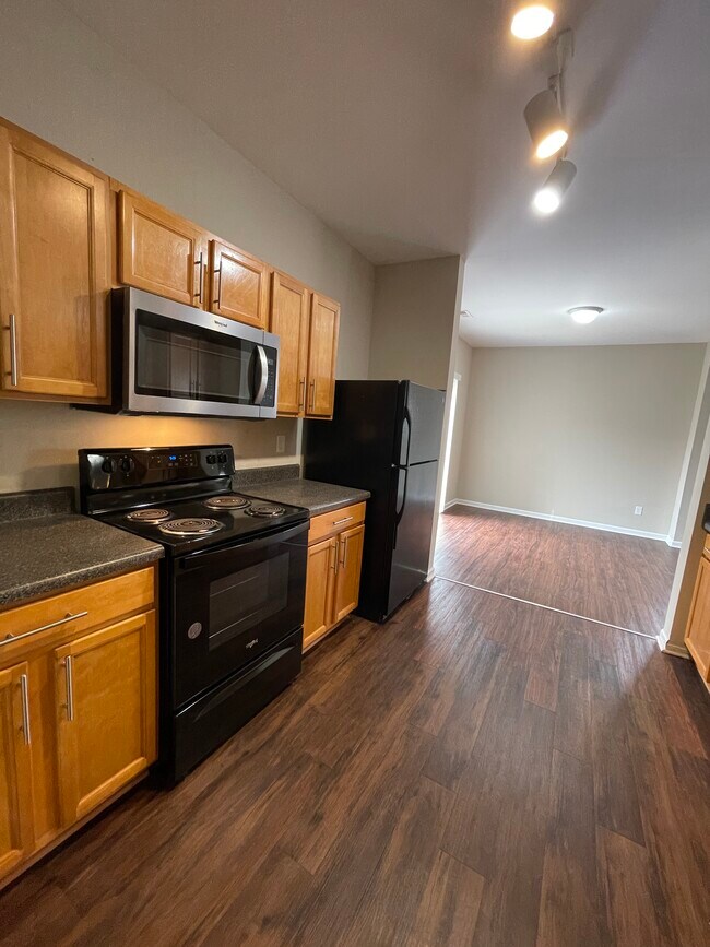 Building Photo - 4323 Leopold Pl