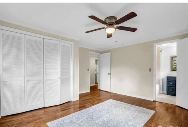Building Photo - Charming 3-Bedroom Cottage with Garage & C...