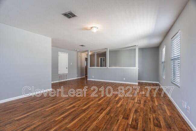 Building Photo - 5818 Sherbrooke Oak