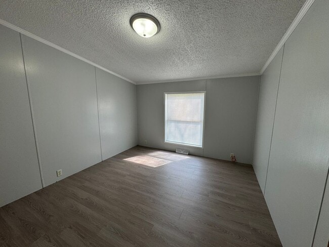 Building Photo - Very large yard great location a nice older doublewide Home