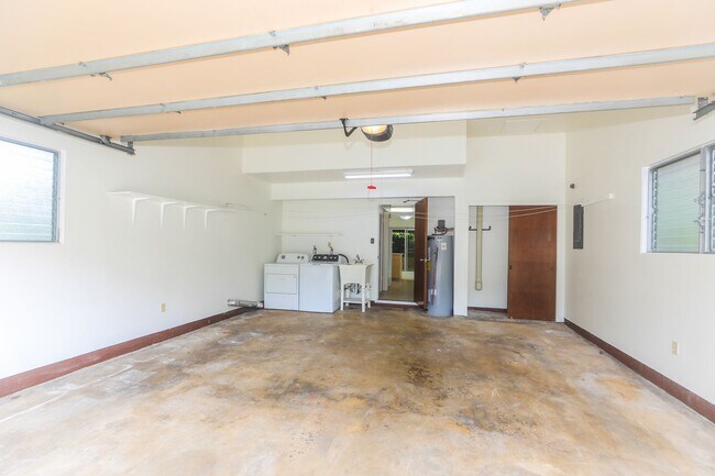 Building Photo - Kaneohe Woods – 3BR/2.5BA home with Mounta...