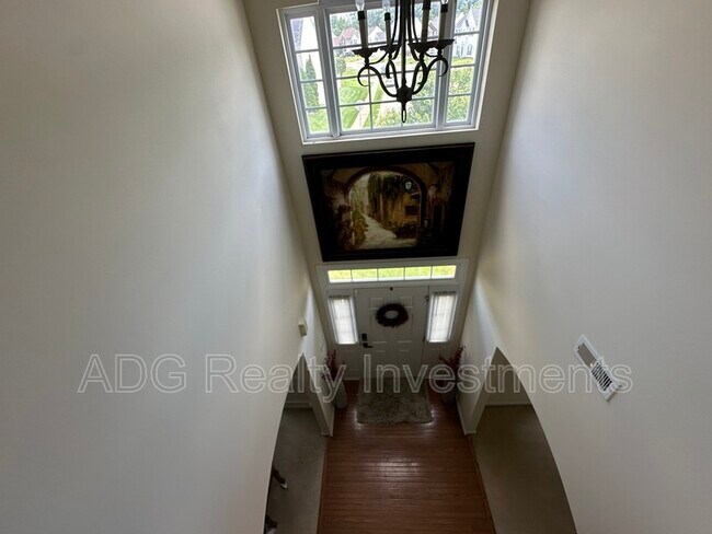 Building Photo - 6629 Pattonsburg Dr